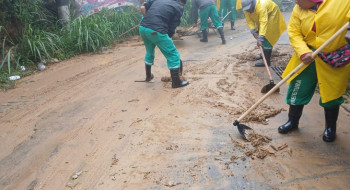 Temporal faz Petrópolis emitir alerta extremo e fechar escolas e lojas
