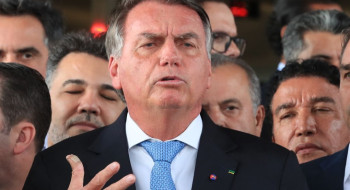 Termina cirurgia de Bolsonaro para bloquear nervo do diafragma