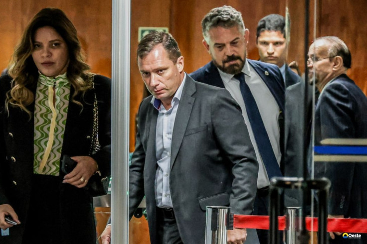 Trama golpista: Defesa de Mauro Cid pede ao STF extinção da pena