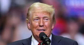 Trump diz que não viu parte racista do vídeo e não se desculpará