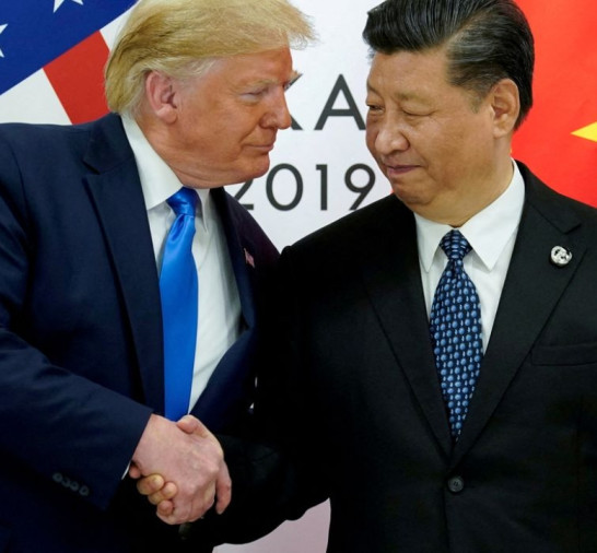 Trump visita Xi Jinping na China em meio ao atoleiro da guerra no Irã