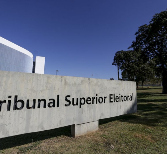 TSE cria conselho para monitorar desinformação e IA nas eleições