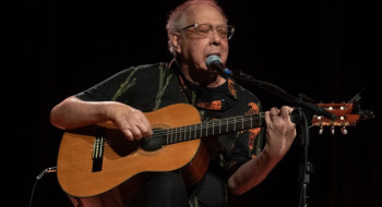 TV Brasil reexibe show no Cena Musical em homenagem a Jards Macalé