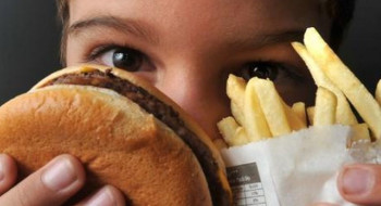 Uma em cada cinco crianças e adolescentes tem sobrepeso ou obesidade
