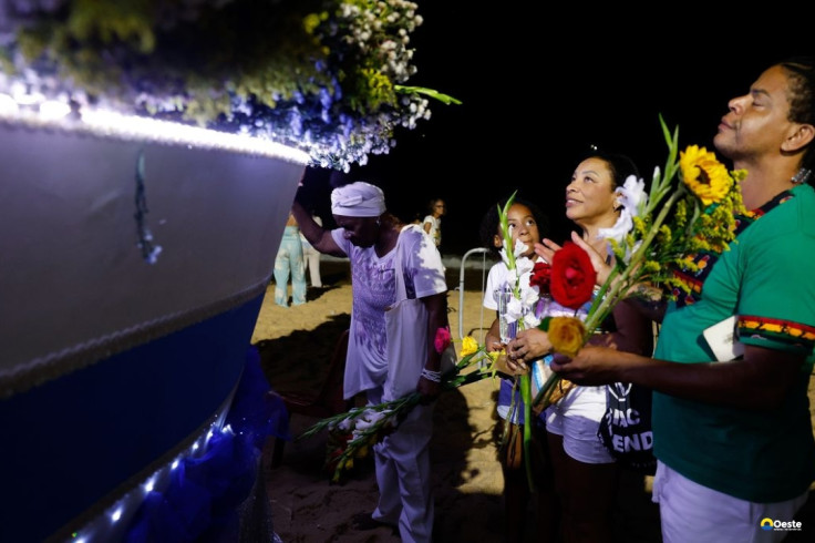 Umbanda faz culto à Iemanjá na véspera do réveillon no Rio