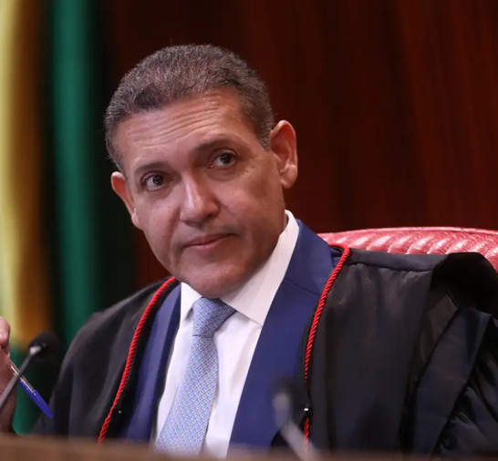 Urna eletrônica é patrimônio da democracia, diz presidente do TSE