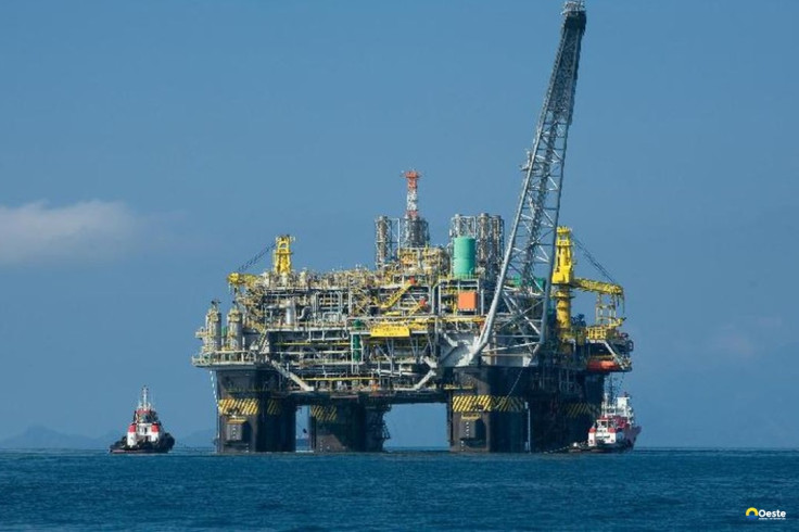 Vazamento de gás paralisa plataforma da Petrobras na Bacia de Campos