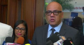 Venezuela diz que já libertou 400 presos; oposição e ONGs contestam