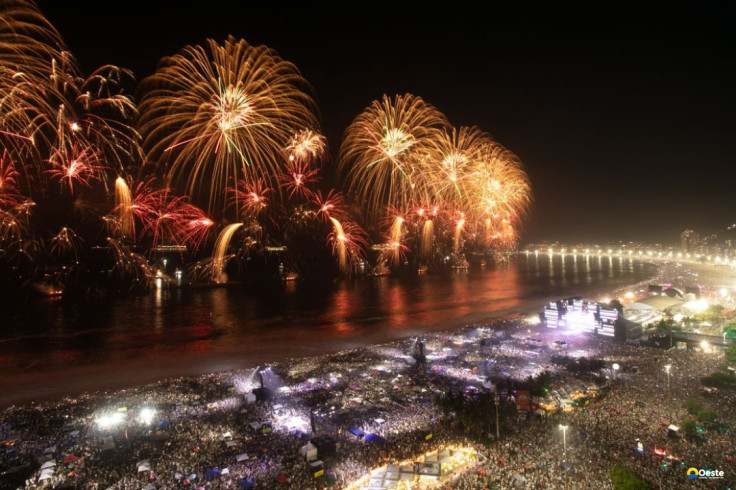 Virada do ano no Rio leva 2,6 milhões de pessoas a Copacabana