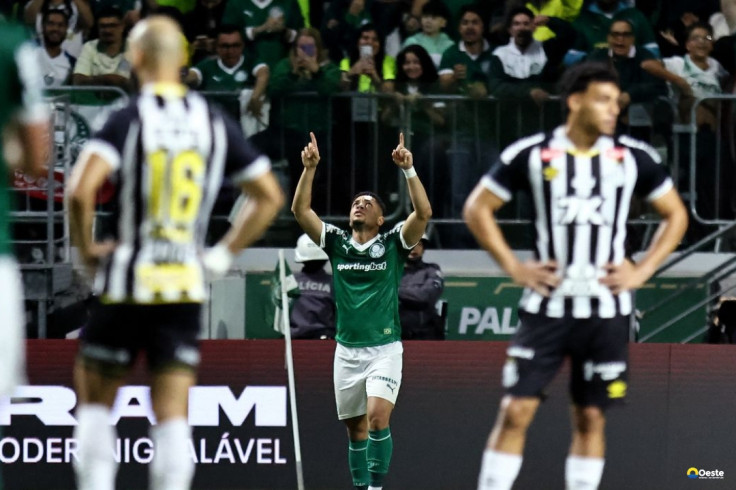 Vitor Roque decide e Palmeiras vence clássico com Santos no Brasileiro