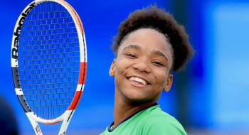 Vitória Miranda é eleita a melhor tenista jovem da temporada 2025