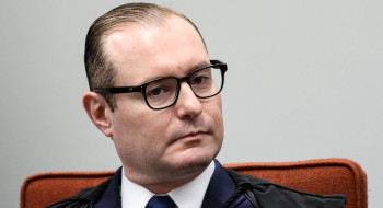 Zanin vota contra desoneração, mas mantém acordo para compensação