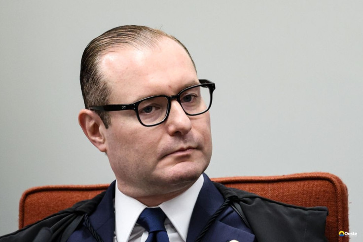 Zanin vota contra desoneração, mas mantém acordo para compensação